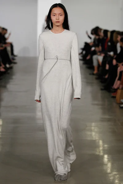 Look 10